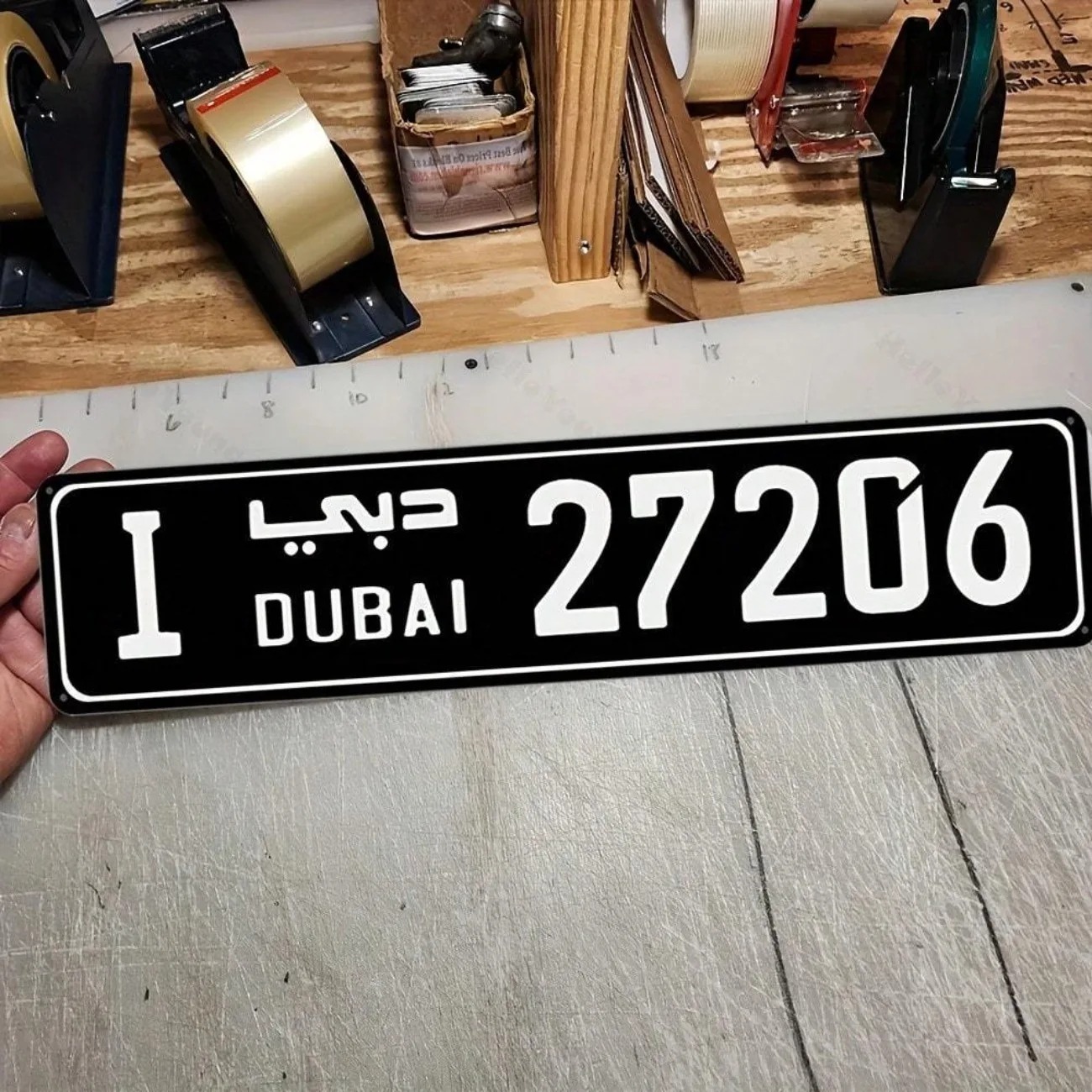 彫刻入りアルミニウム製ドバイをテーマにしたストリートサイン、 - Car Accessories Dubai のレビューと価格